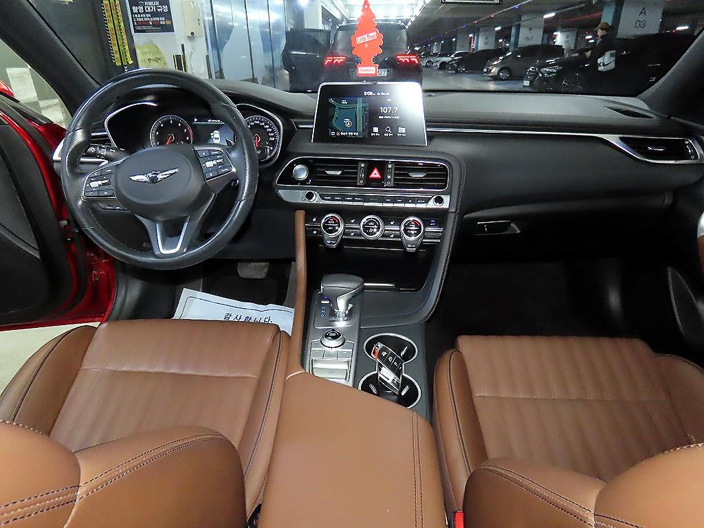 Genesis G70 - Vista 10