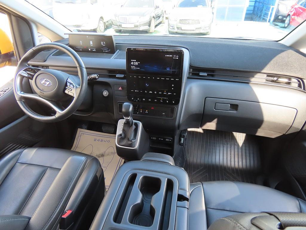 HYUNDAI Staria - Vista 5