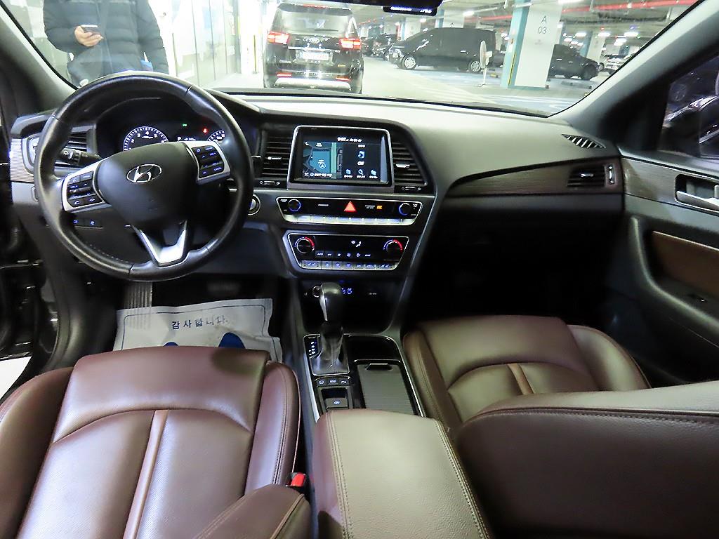 HYUNDAI Sonata - Vista 10