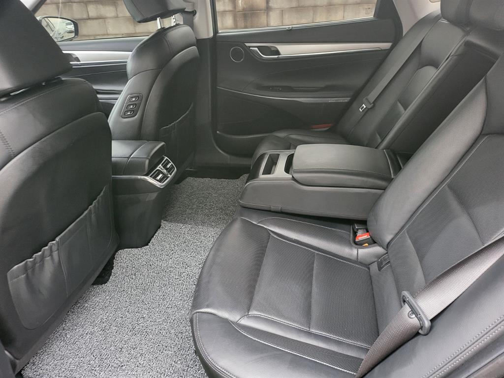 HYUNDAI Grandeur - Vista 6