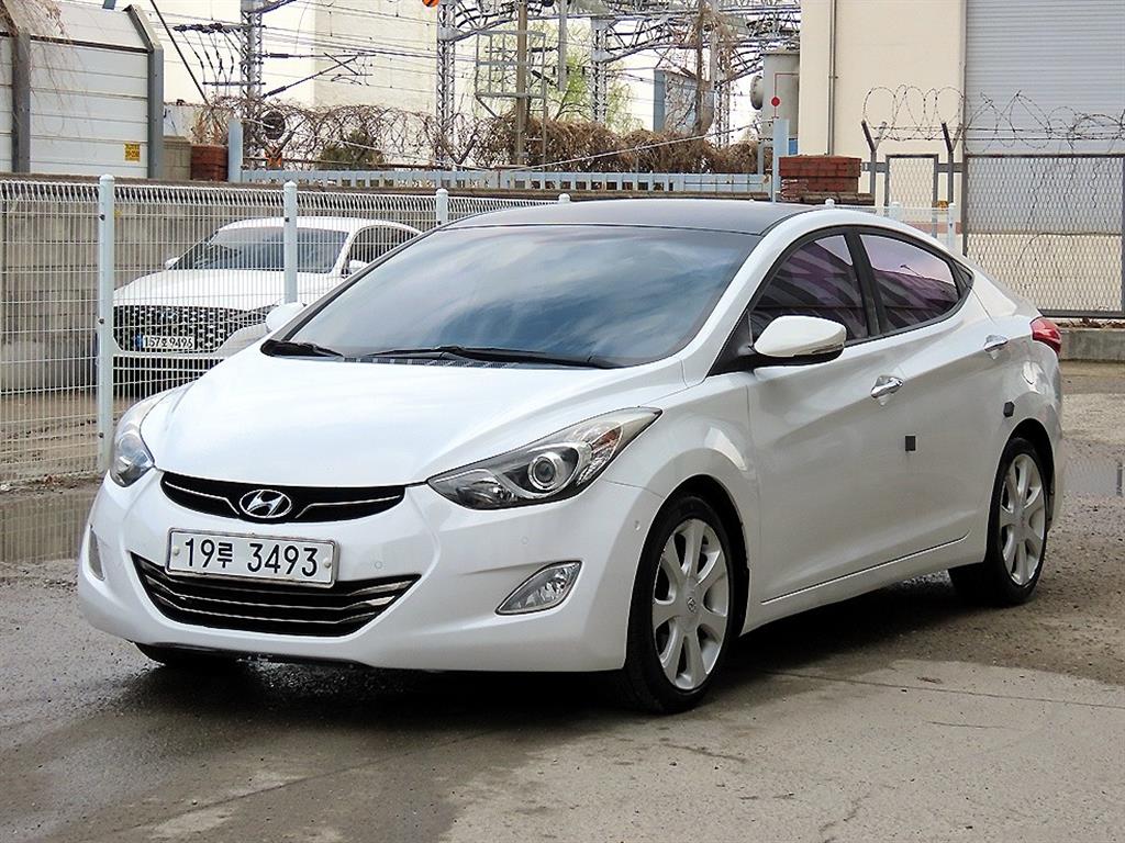 HYUNDAI Avante - Vista 2