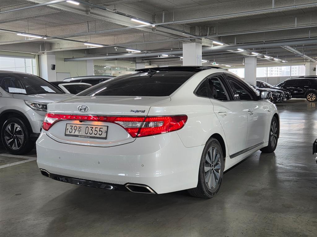 HYUNDAI Grandeur - Vista 4