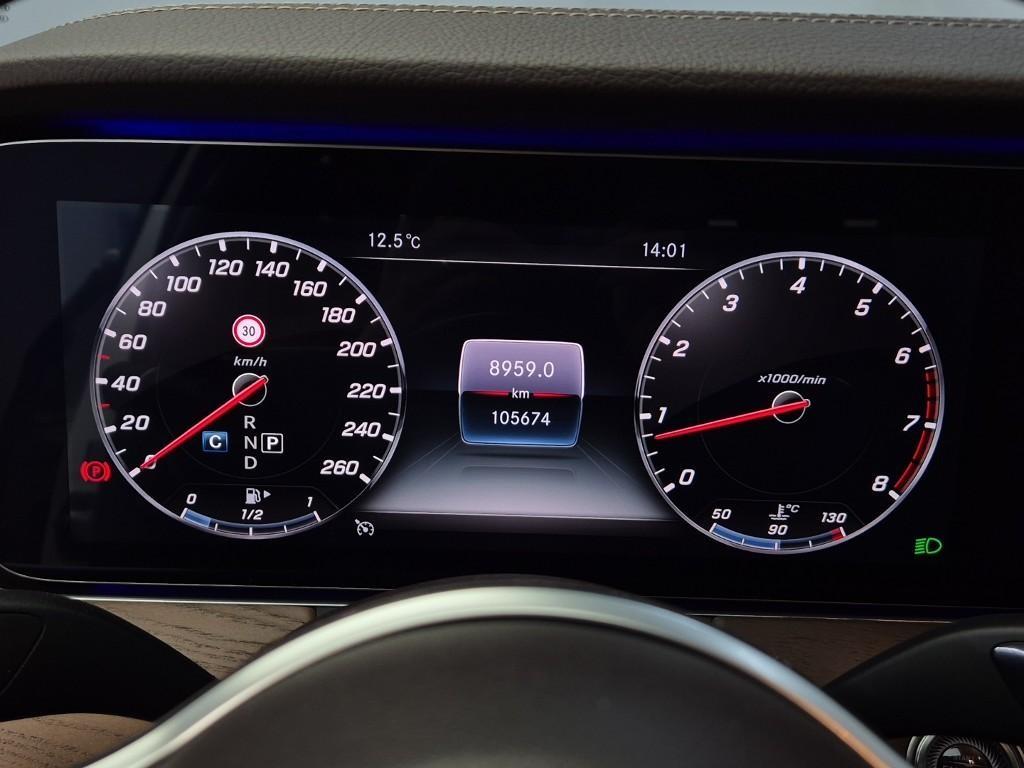 Mercedes Benz E class - Vista 6