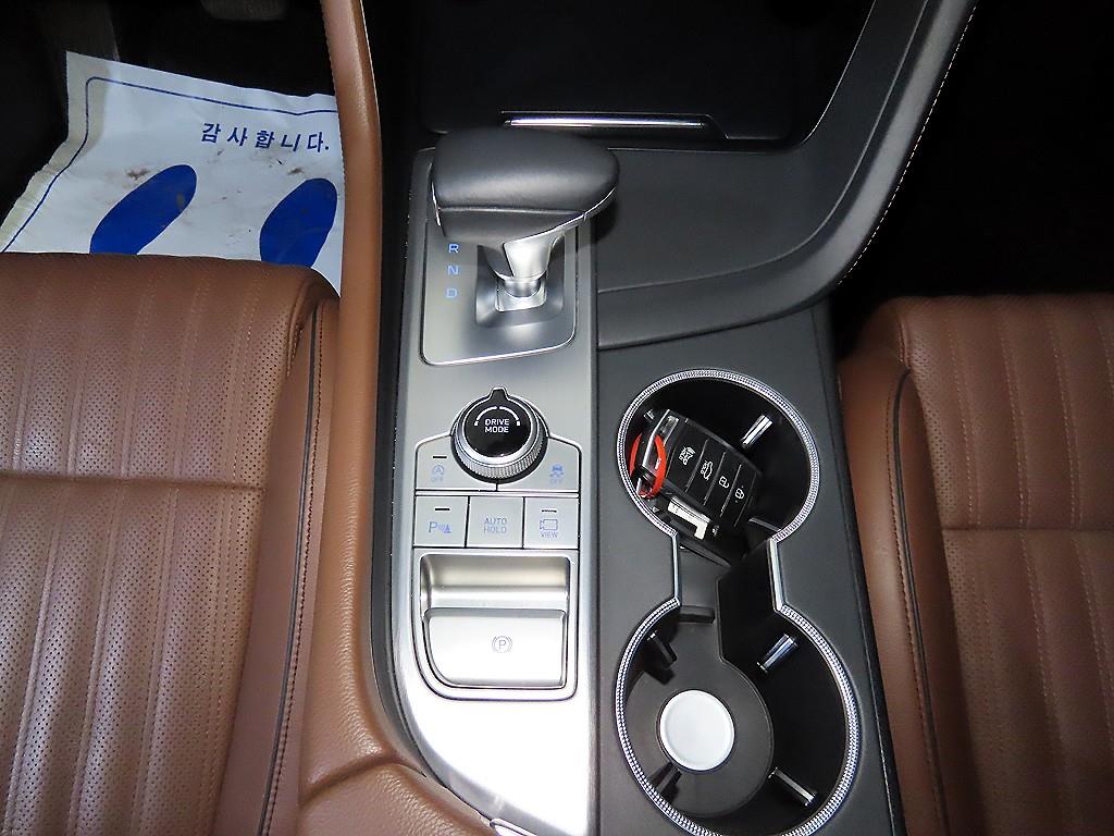 Genesis G70 - Vista 12