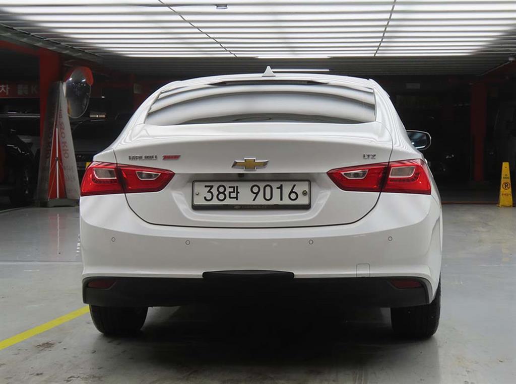 Chevrolet Malibu - Vista 3