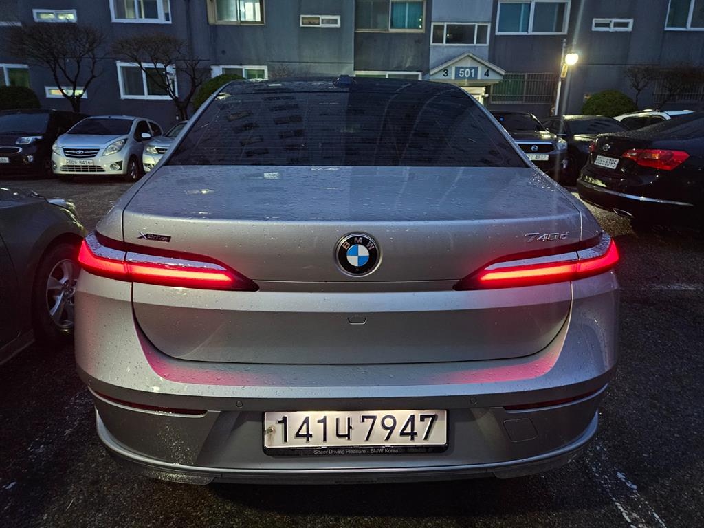 BMW 7 Series - Vista 4