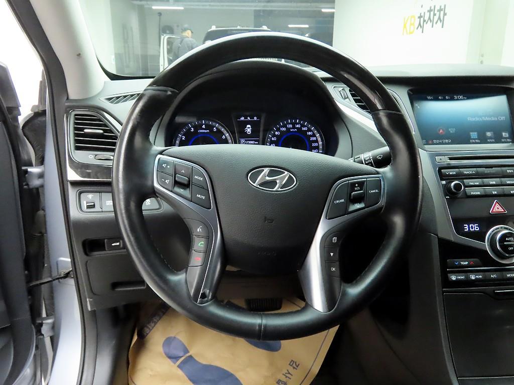 HYUNDAI Grandeur - Vista 7