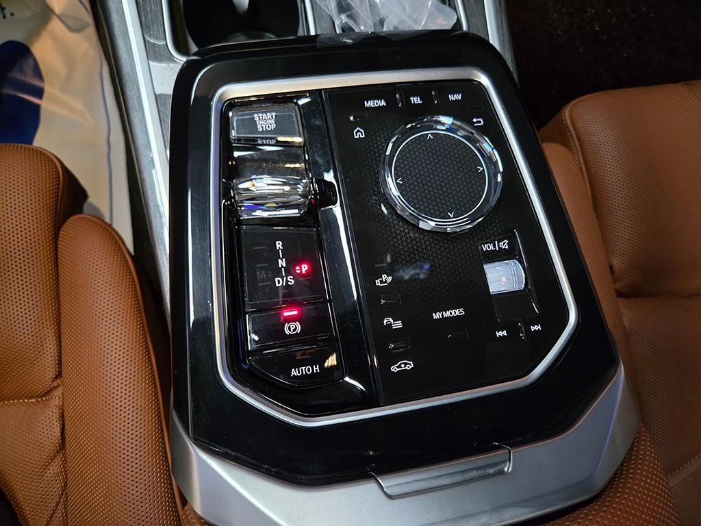 BMW 7 Series - Vista 11