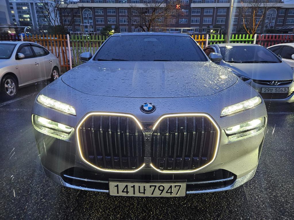 BMW 7 Series 2023 Gris - Importación desde Corea - HF Imports Iquique - Foto 1