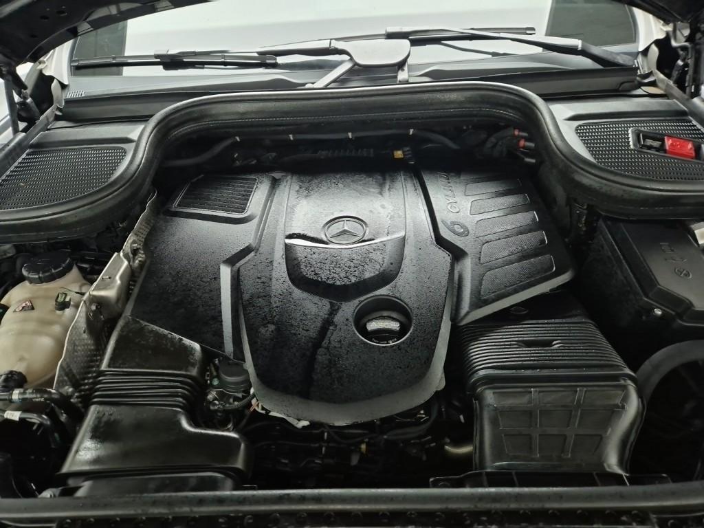 Mercedes Benz GLE Class - Vista 5