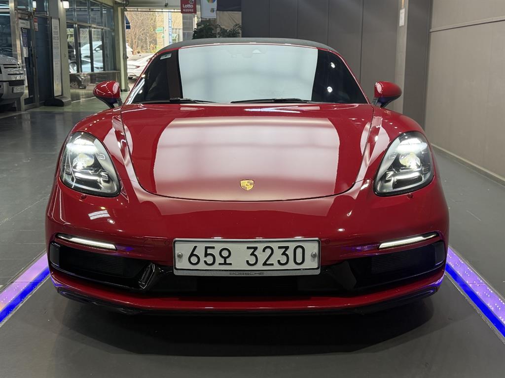 Porsche 718 - Vista 3