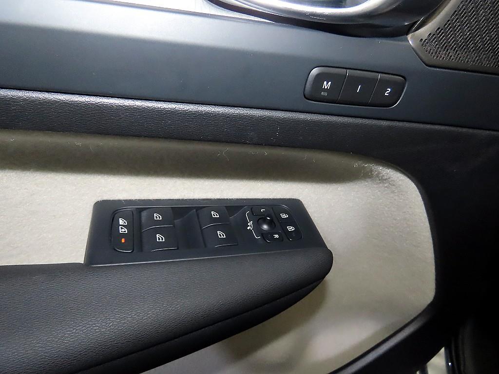 Volvo XC40 2023 skyblue - Importación desde Corea - HF Imports Iquique - Foto 13