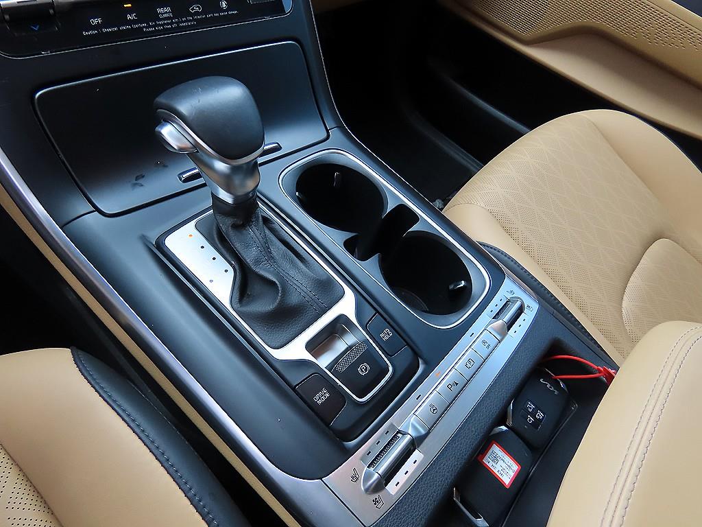 KIA Carnival - Vista 11