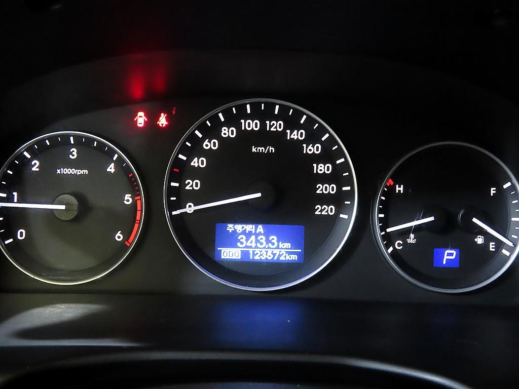 HYUNDAI Starex - Vista 9