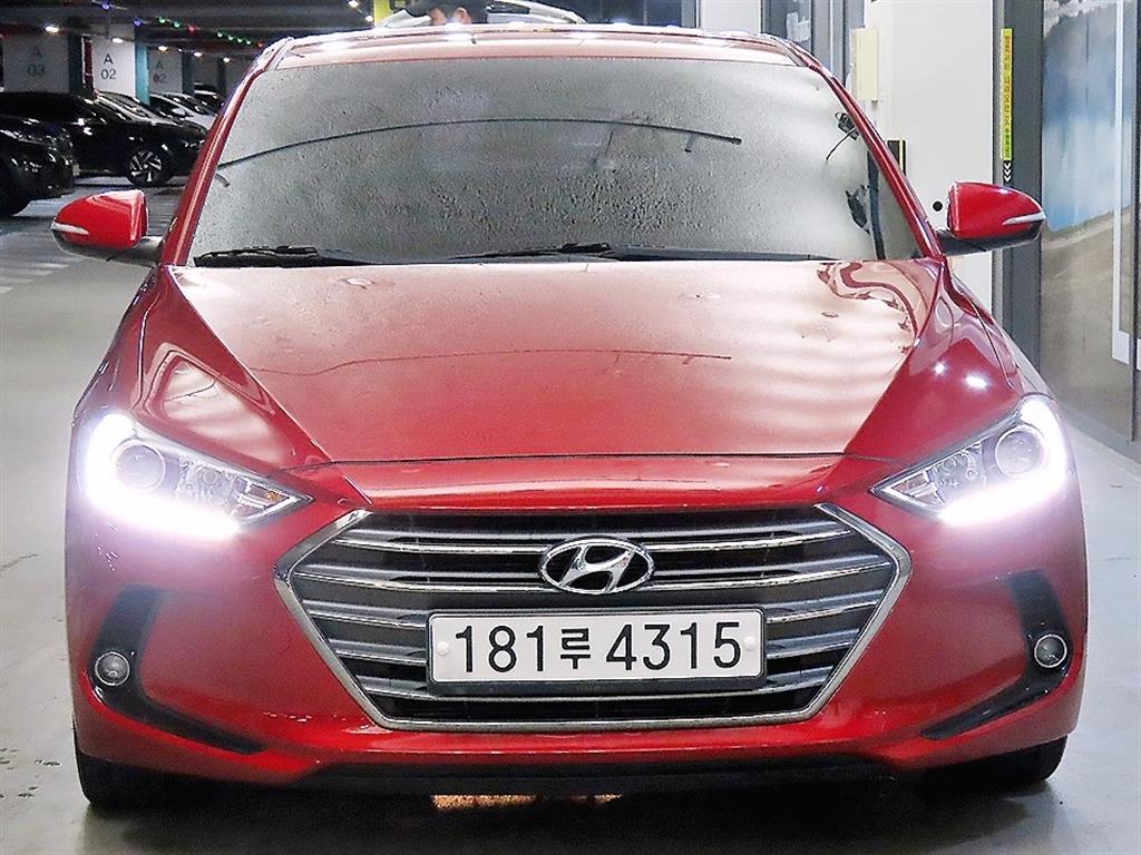 HYUNDAI Avante - Vista 2