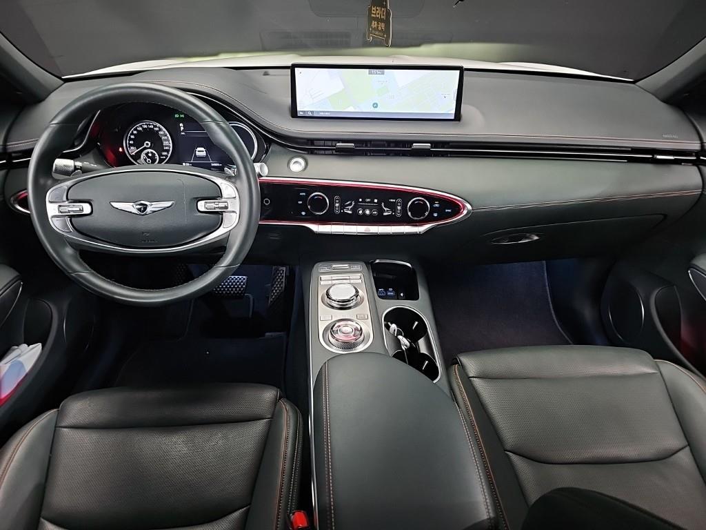 Genesis GV70 - Vista 6