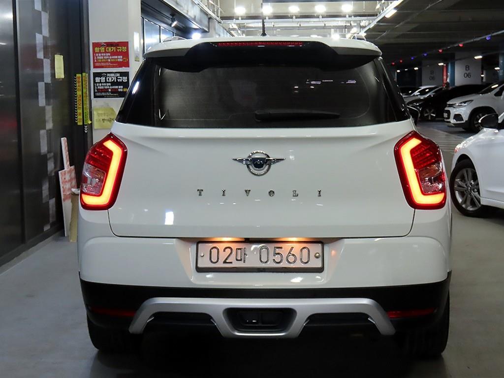 Ssangyong Tivoli - Vista 5