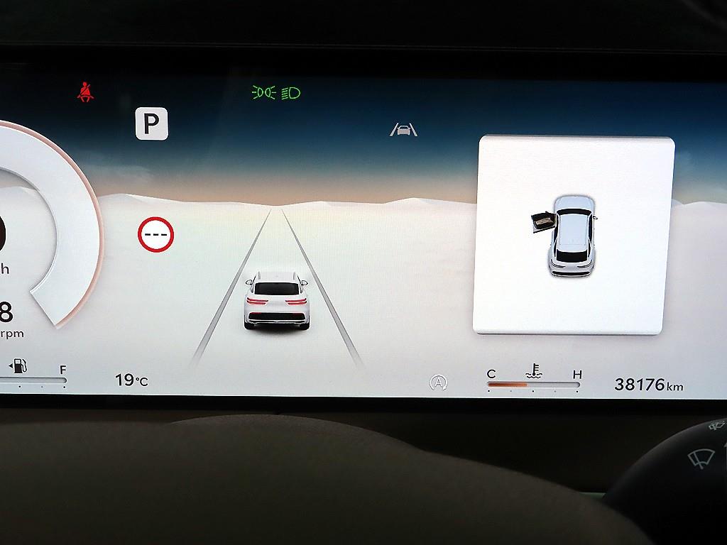 Genesis GV70 - Vista 9