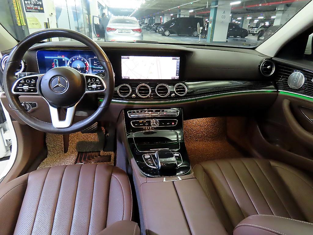 Mercedes Benz E class - Vista 10