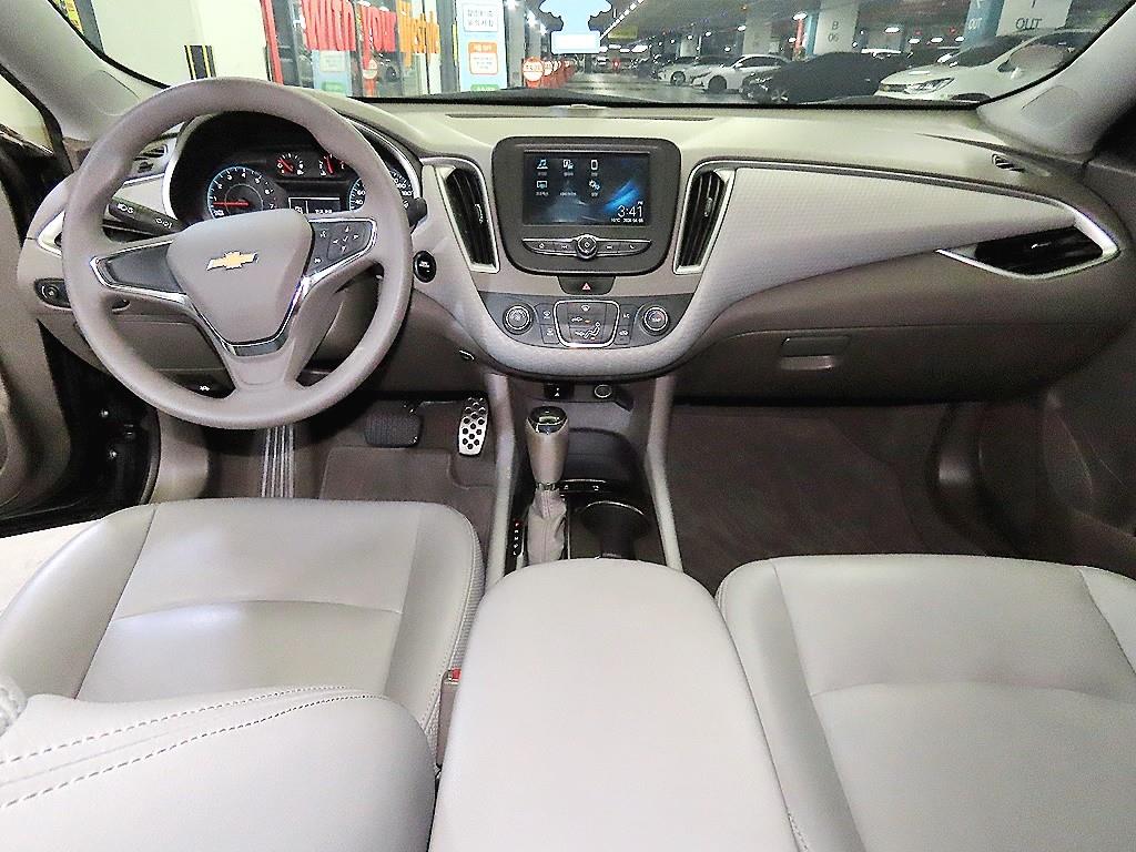 Chevrolet Malibu - Vista 10