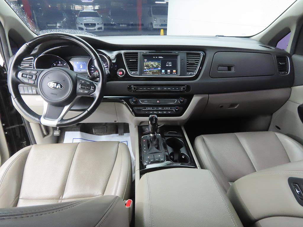 KIA Carnival - Vista 7