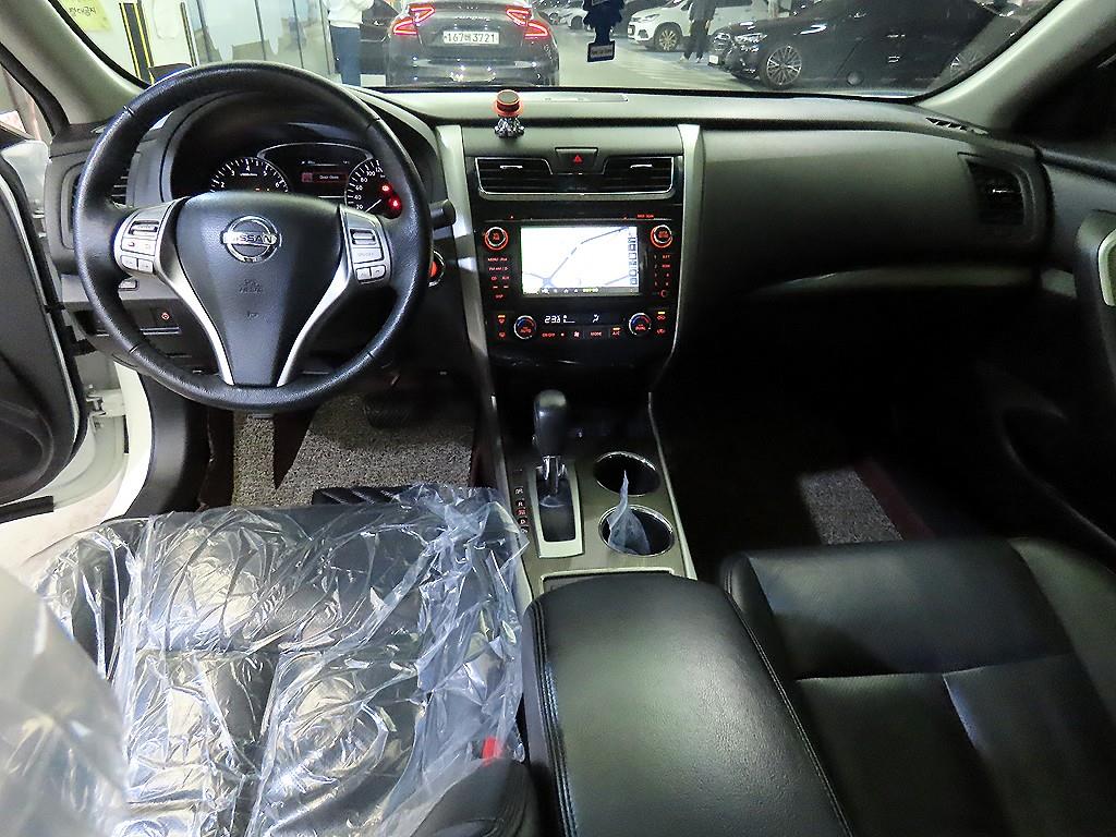 Nissan Altima - Vista 10