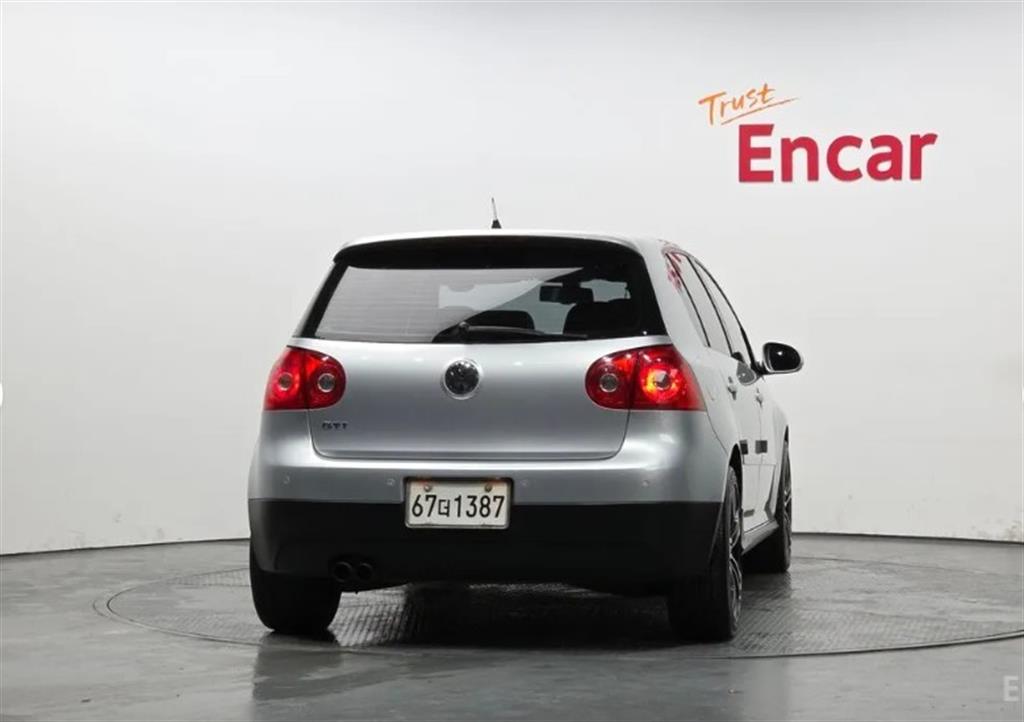 Volkswagen Golf - Vista 4