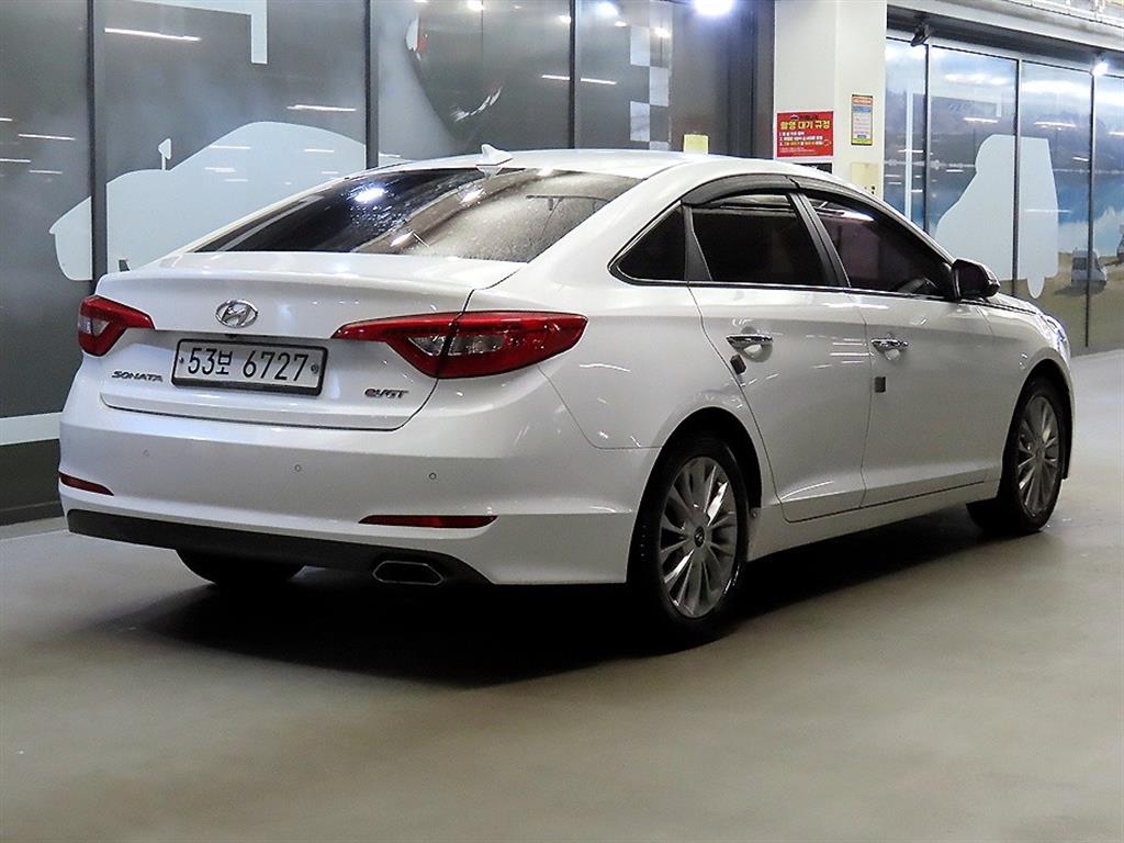 HYUNDAI Sonata - Vista 4