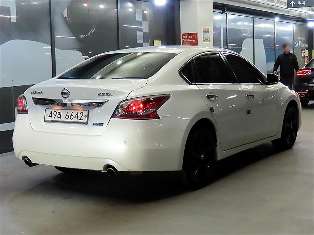 Nissan Altima - Vista 4