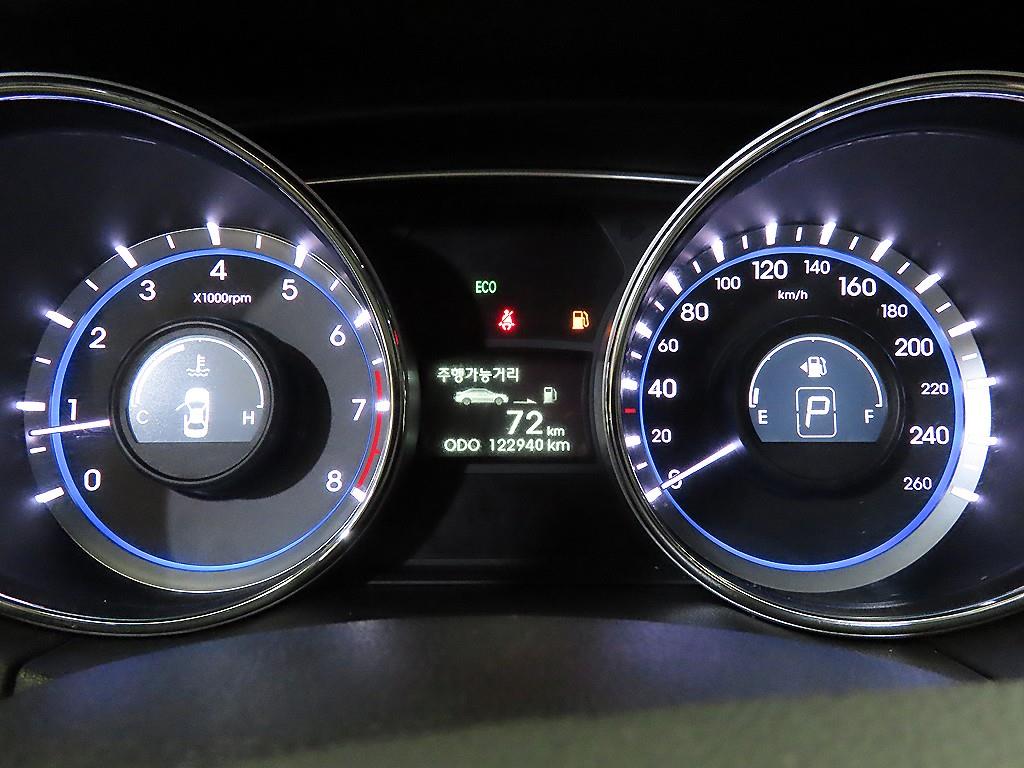 HYUNDAI Sonata - Vista 8