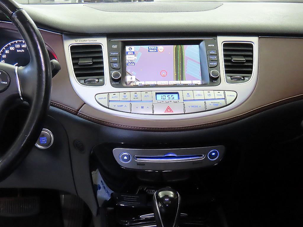 HYUNDAI Genesis - Vista 11