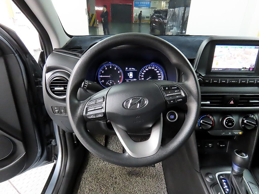 HYUNDAI Kona - Vista 9