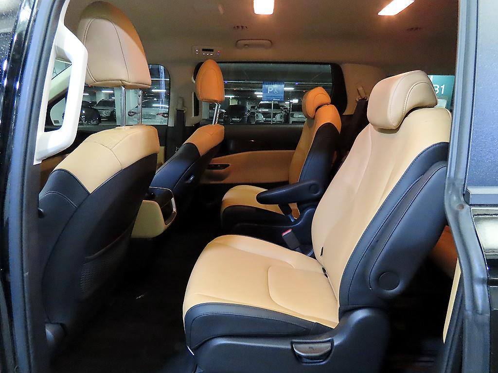 KIA Carnival - Vista 7