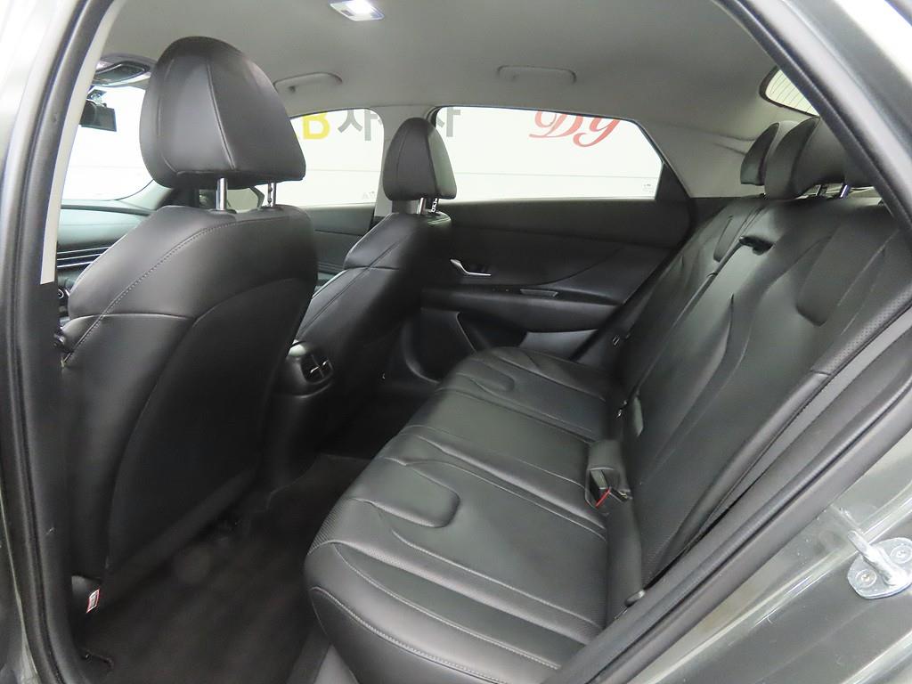 HYUNDAI Avante - Vista 5