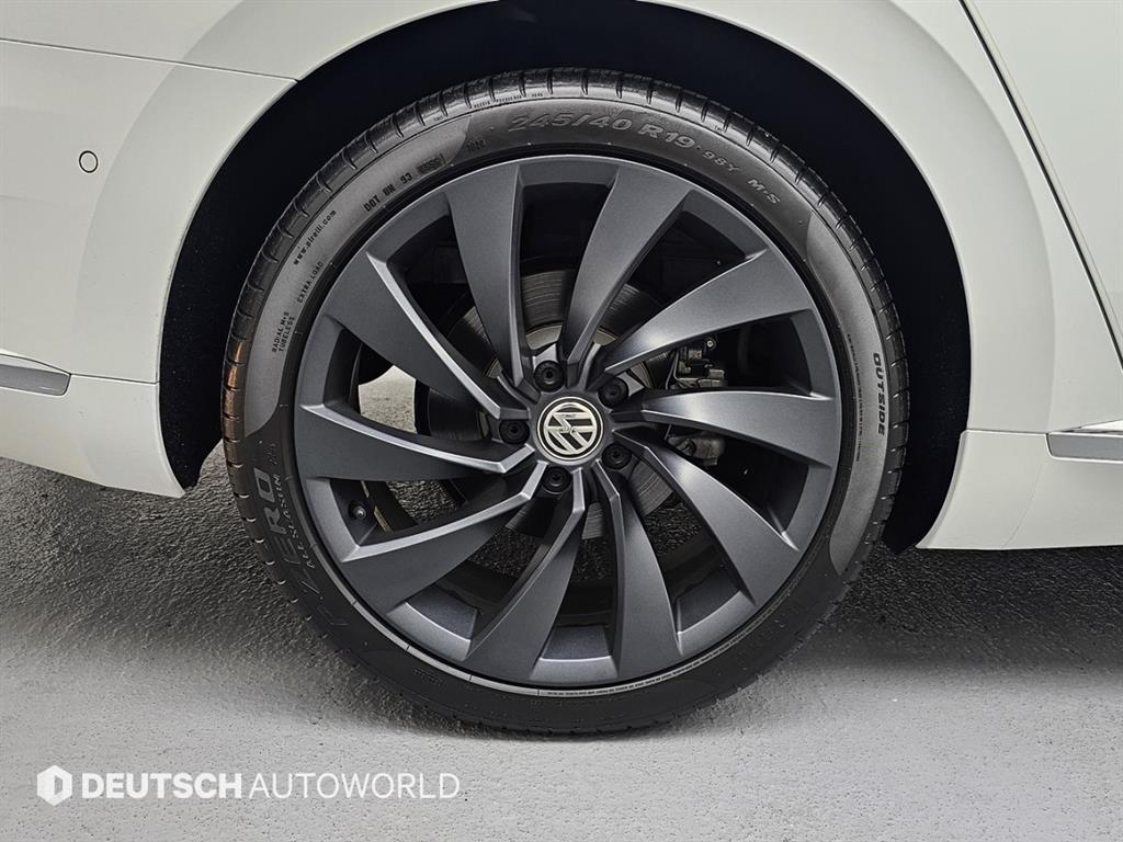 Volkswagen Arteon - Vista 5