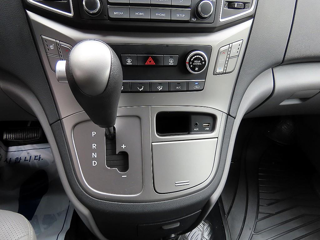 HYUNDAI Starex - Vista 11