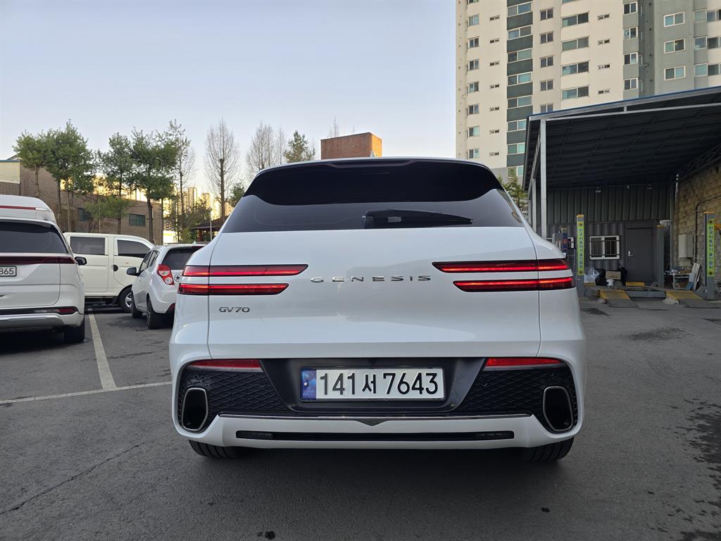 Genesis GV70 - Vista 3