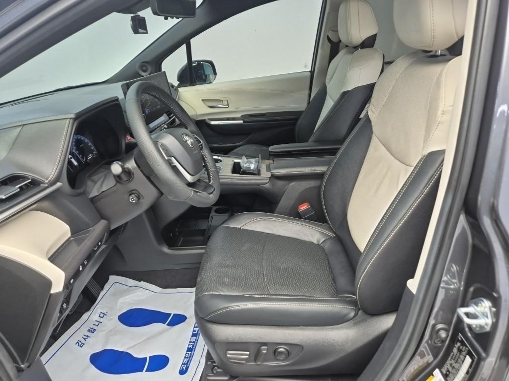 Toyota Siena - Vista 11