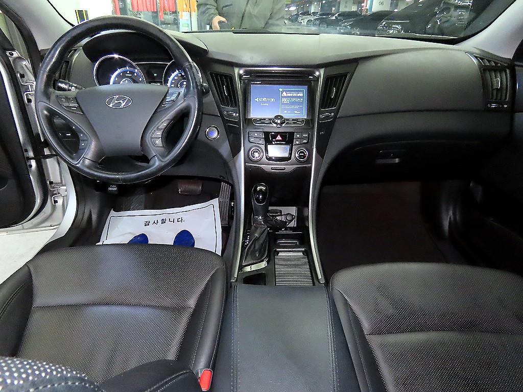 HYUNDAI Sonata - Vista 6