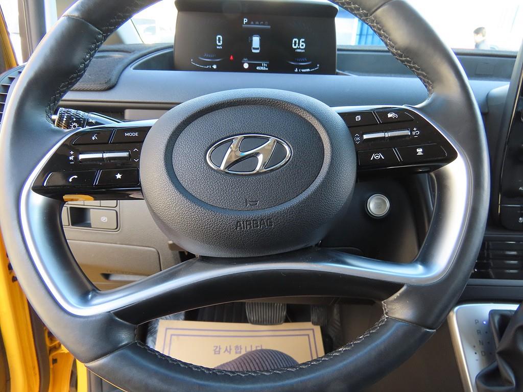 HYUNDAI Staria - Vista 10