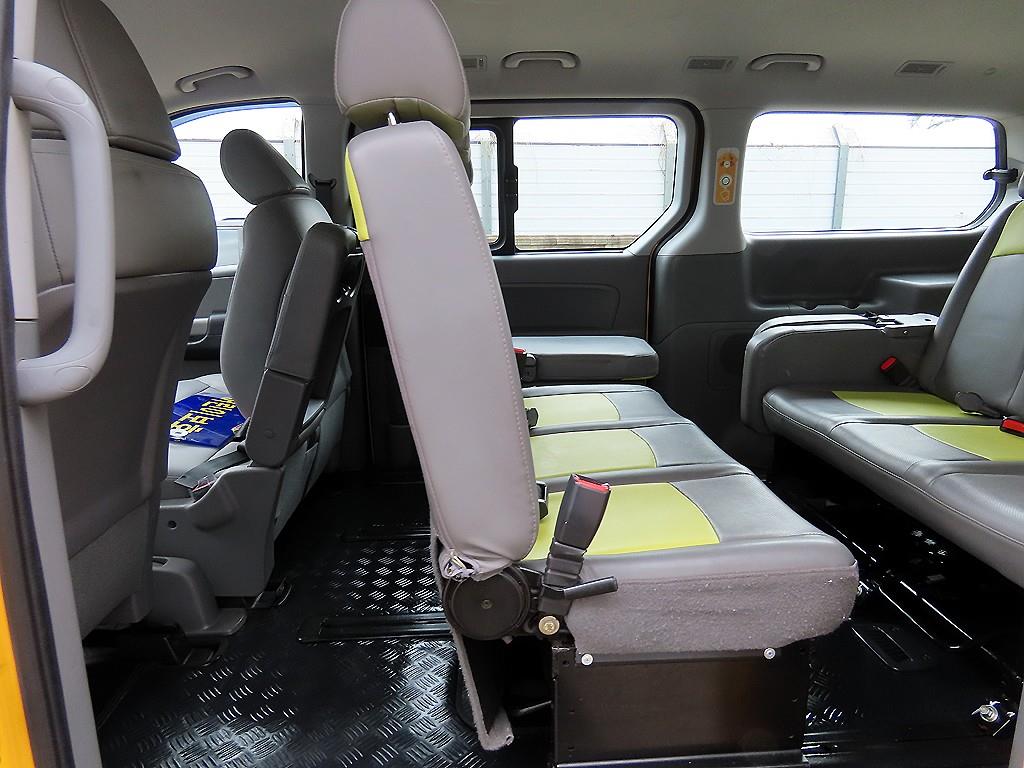 HYUNDAI Starex - Vista 6