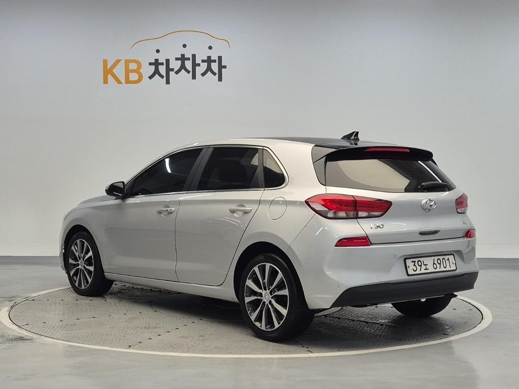 HYUNDAI i30 - Vista 4