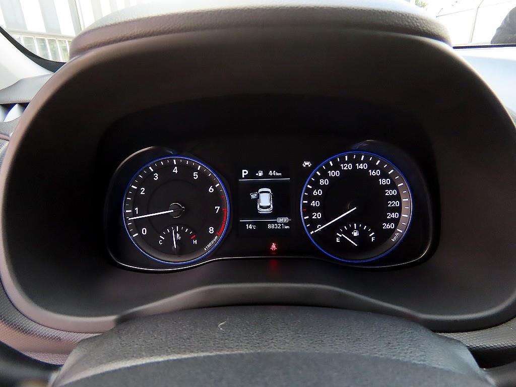 HYUNDAI Kona - Vista 9