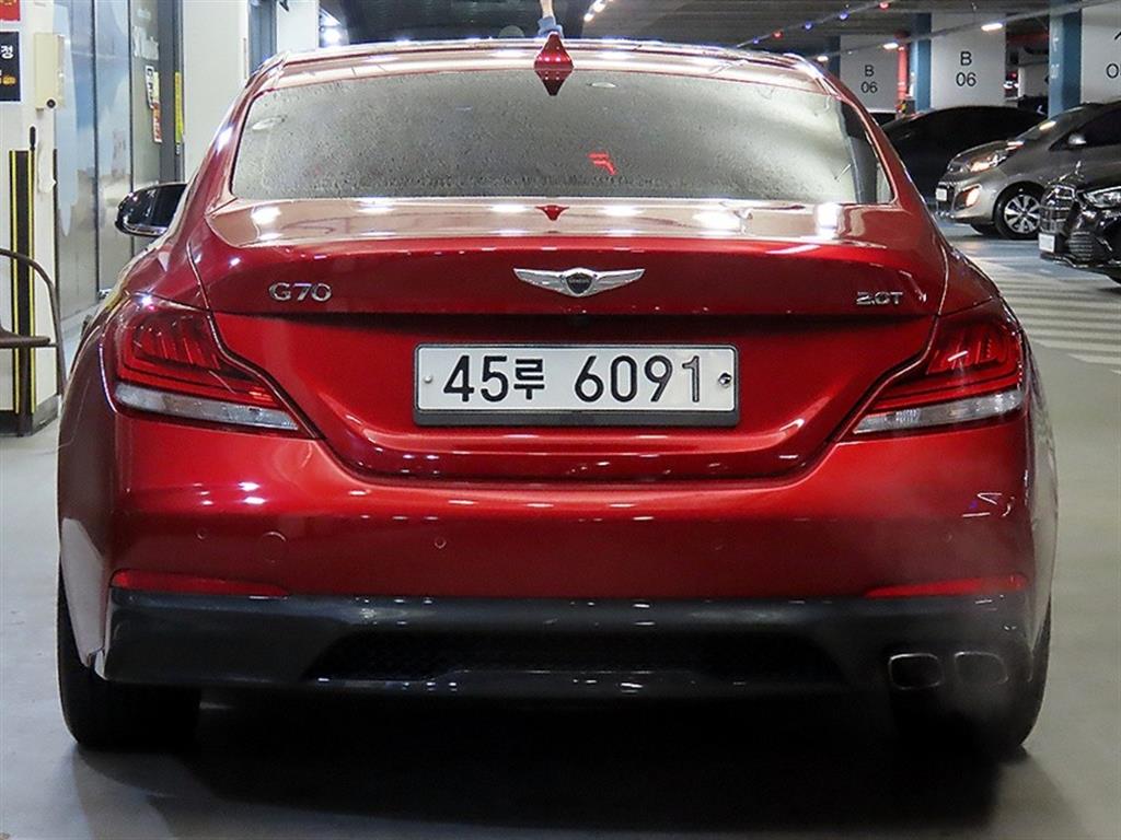 Genesis G70 - Vista 5