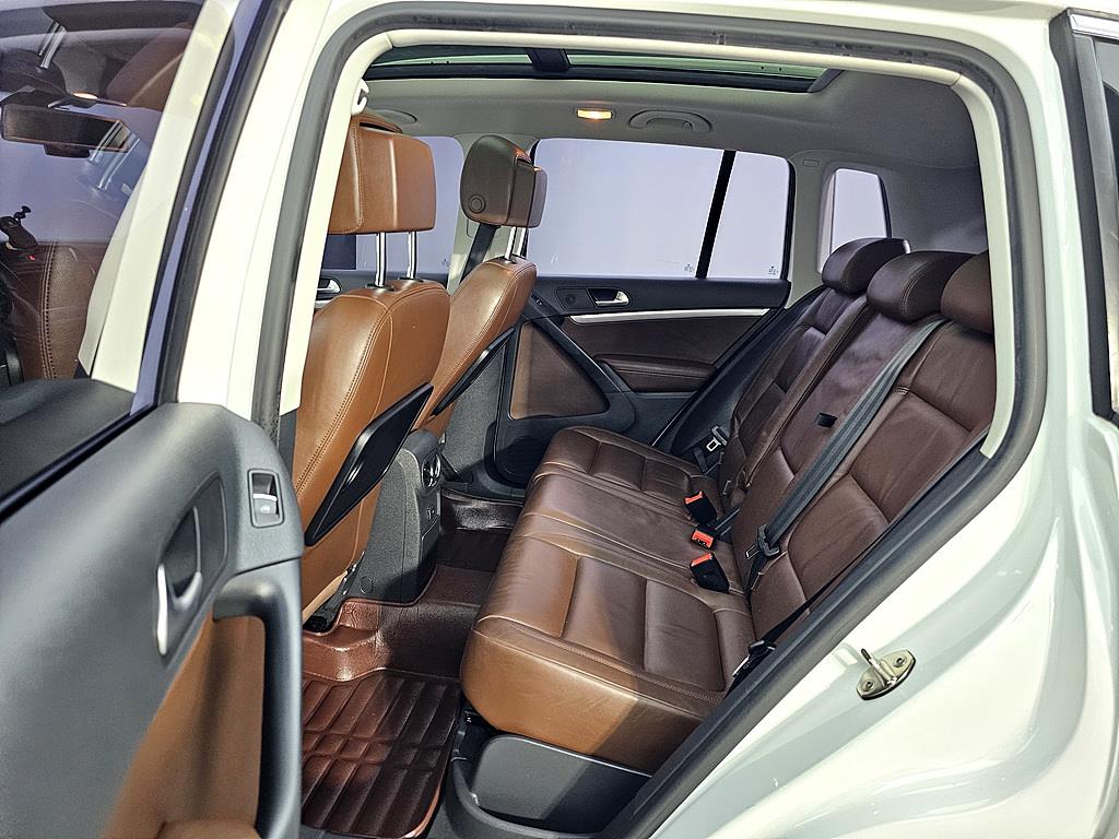 Volkswagen Tiguan - Vista 9