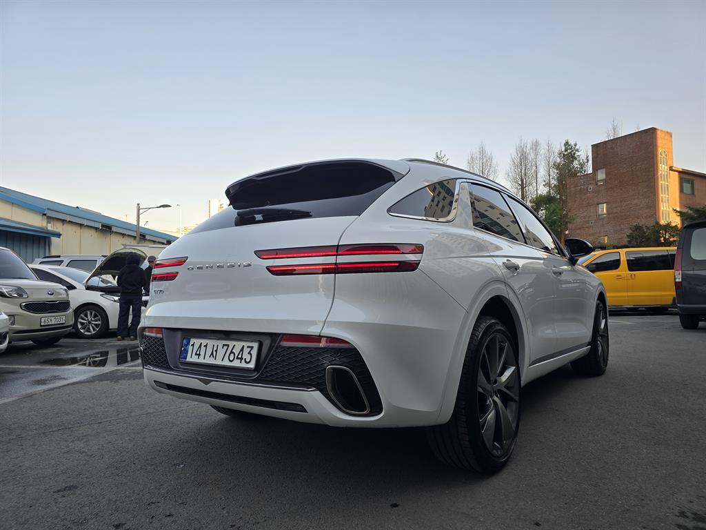 Genesis GV70 - Vista 4