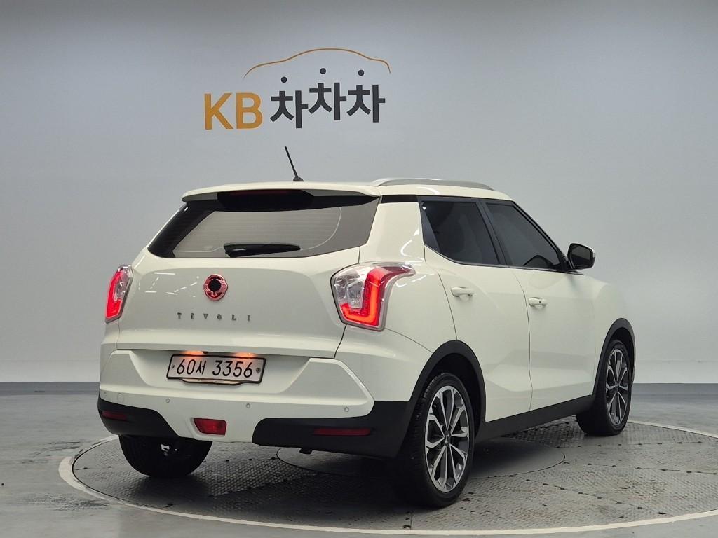 Ssangyong Tivoli - Vista 3