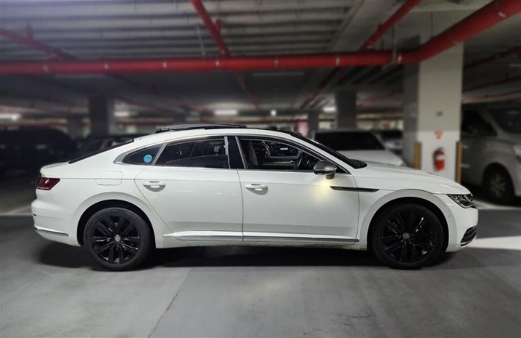 Volkswagen Arteon - Vista 4