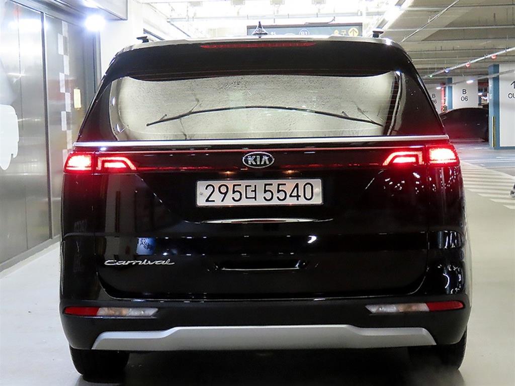 KIA Carnival - Vista 5