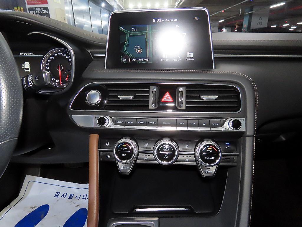 Genesis G70 - Vista 11